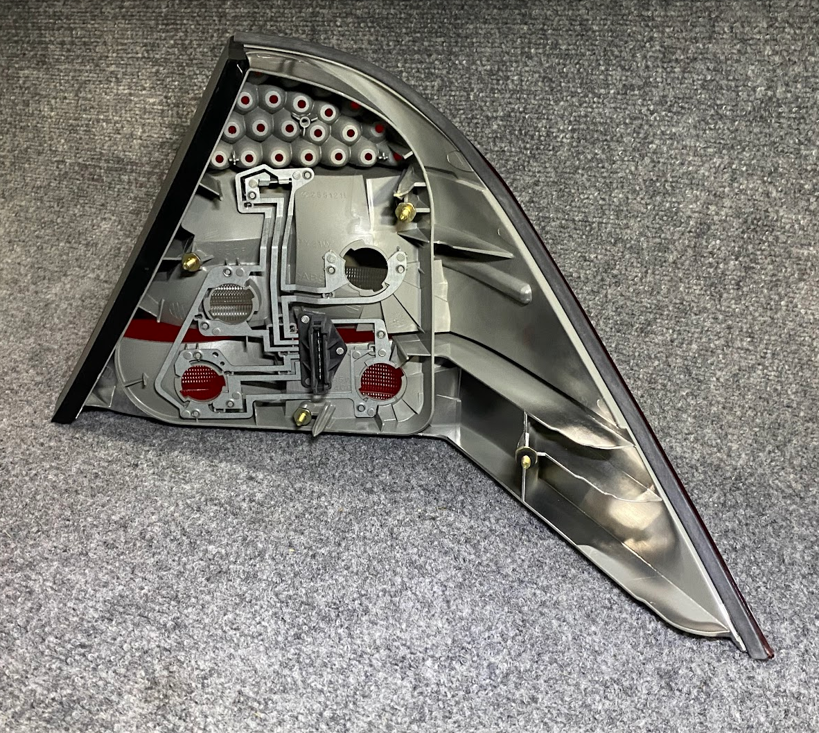 Left Tail Lamp Assy - 112 0401 / 255121L / 220-820-01-64 - Fits MBZ S-Class