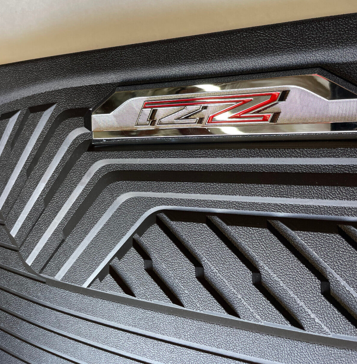 General Motors Floor Liners - 84348118 - For Chevrolet & GMC