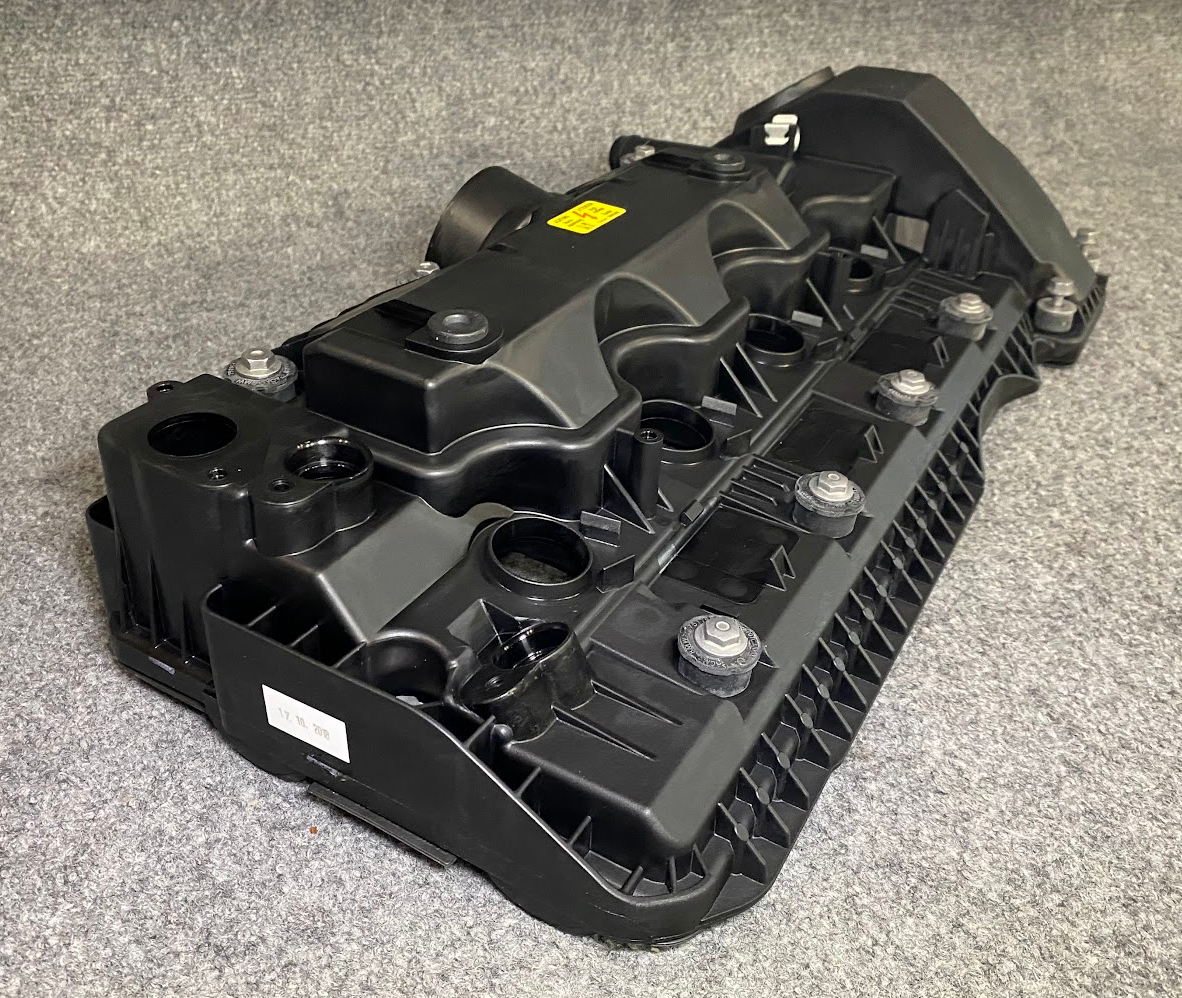 BMW RH Cylinder Head Cover - 11-12-7-563-474 - BMW 550i, 650i, X5, 750Li & More