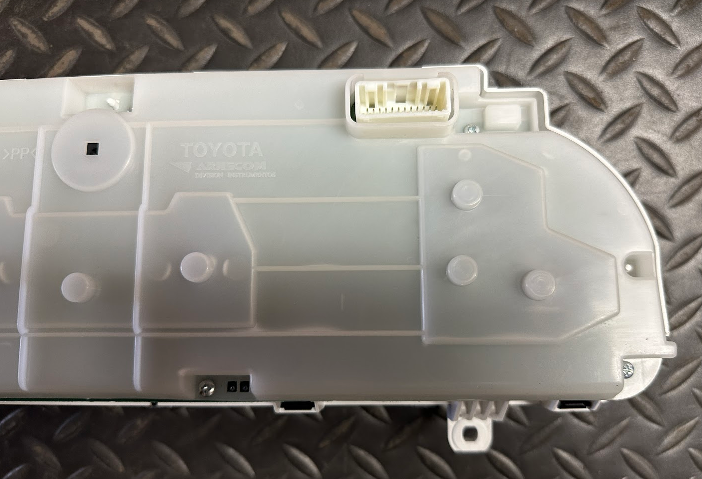 Toyota Instrument Cluster Assy - 83800-0C420-RP - For TY Sequoia 2004-2006