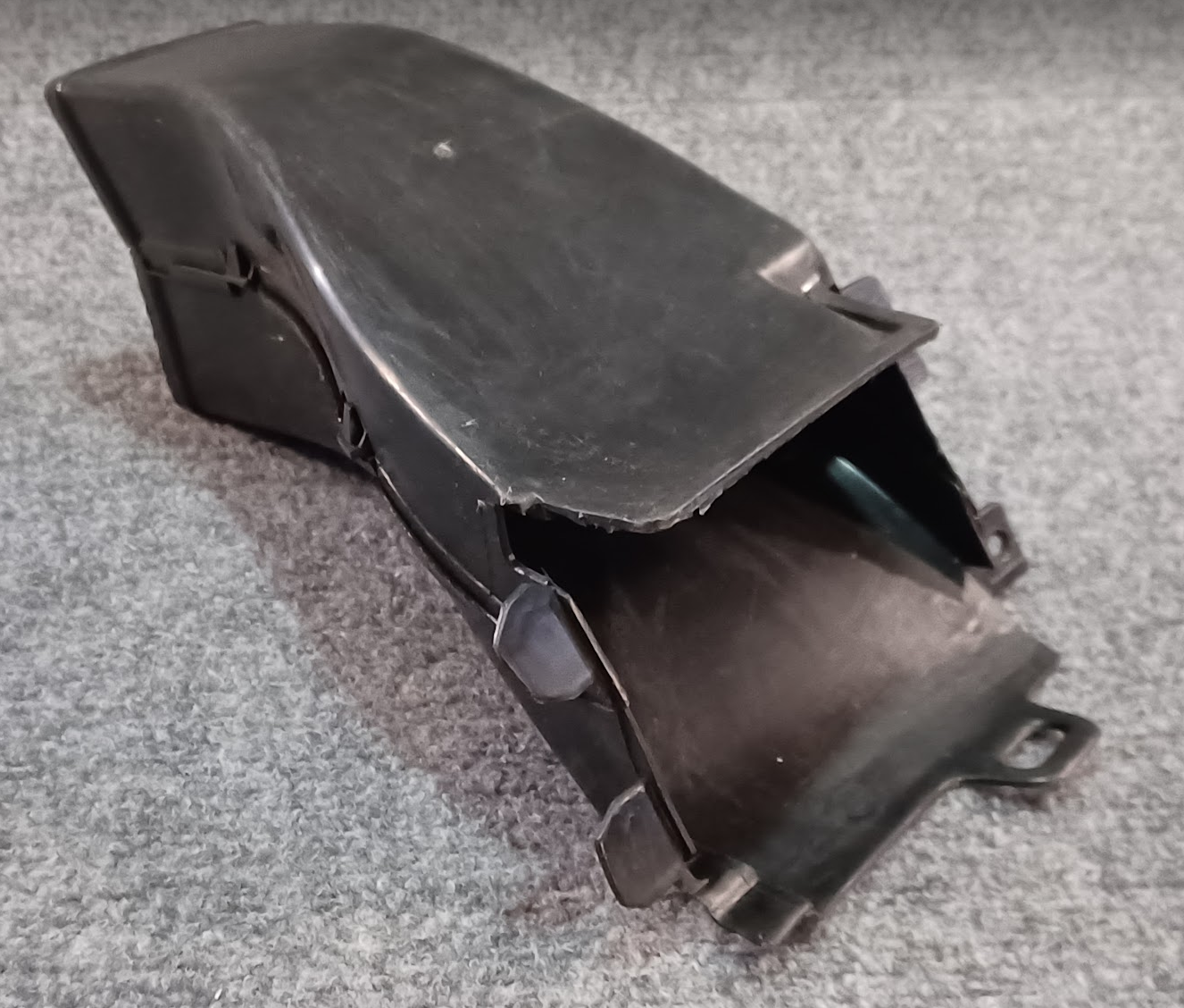 BMW Right Air Inlet Duct - 51-11-8-150-764 - Fits BMW 740i, 740iL & 750iL