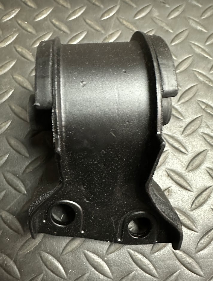 Karlyn Front LH Upper Engine Mount - 16-H366M / 50821-SR3-020 - Fits Honda Civic