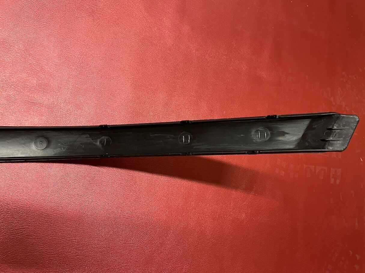 ZGL Front RH Bumper Trim - 51-11-8-159-352 - For BMW 528i & 540i (1997-2000)