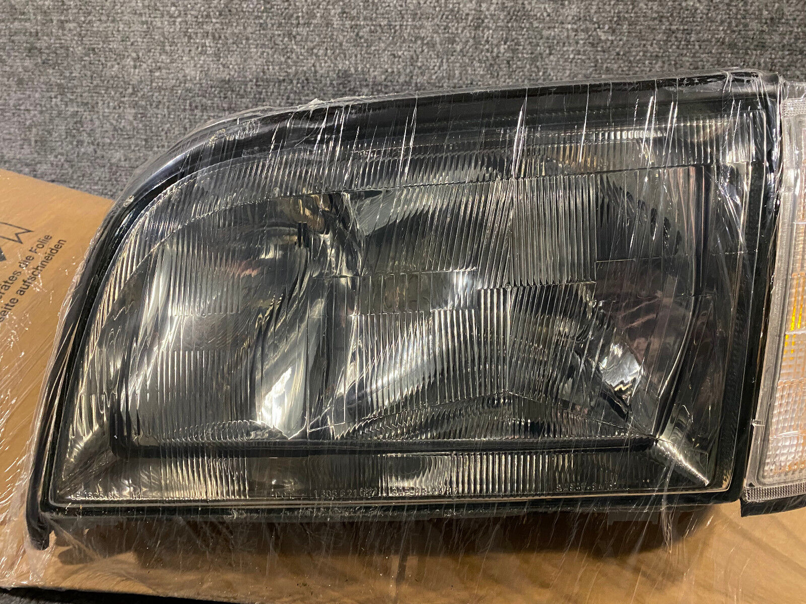 Magneti Marelli Left Headlight Assy -710302470003- Fits MB S320 / S420 & Others