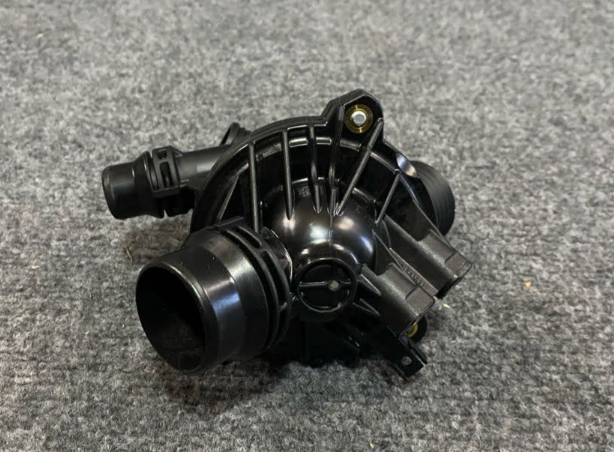 Borg Warner Engine Coolant Thermostat - 11 53 7 550 172 / 410087.97D0 - Fits BMW