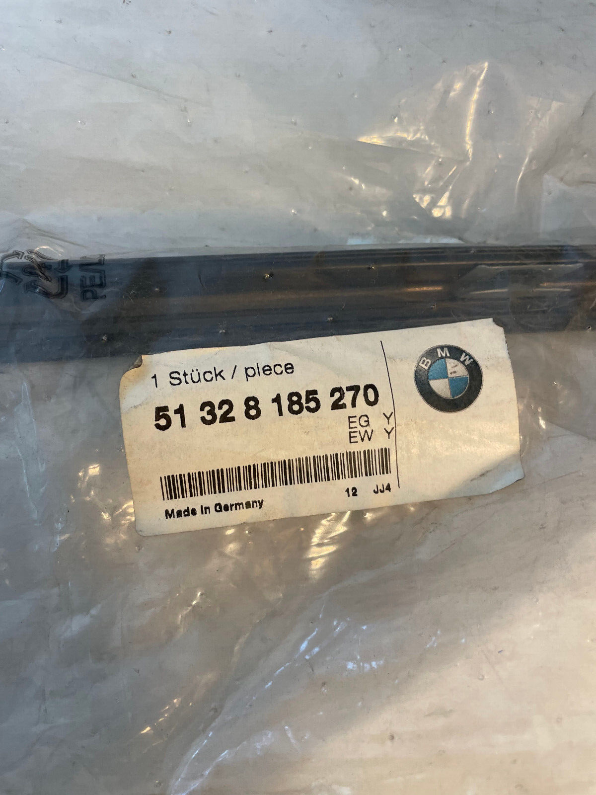 BMW Front RH Door Cover Molding - 51-32-8-185-270 - For BMW 540i / 528i & Others