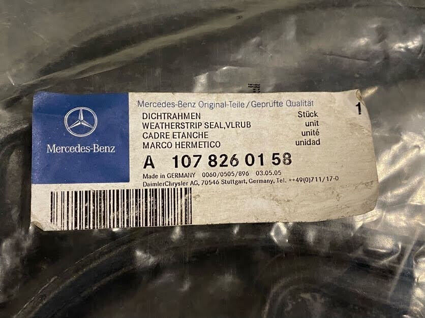 Mercedes-Benz LH Lens Weatherstrip Seal - 107-826-01-58 - Fits MBZ 380SL & 560SL