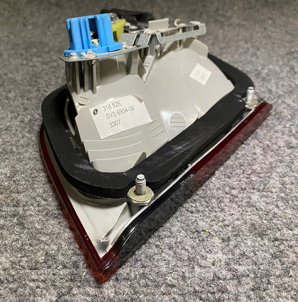 ULO Right Tail Light Assy - 6934-08 / 318 526 -For Mercedes E320, E430 & E55 AMG