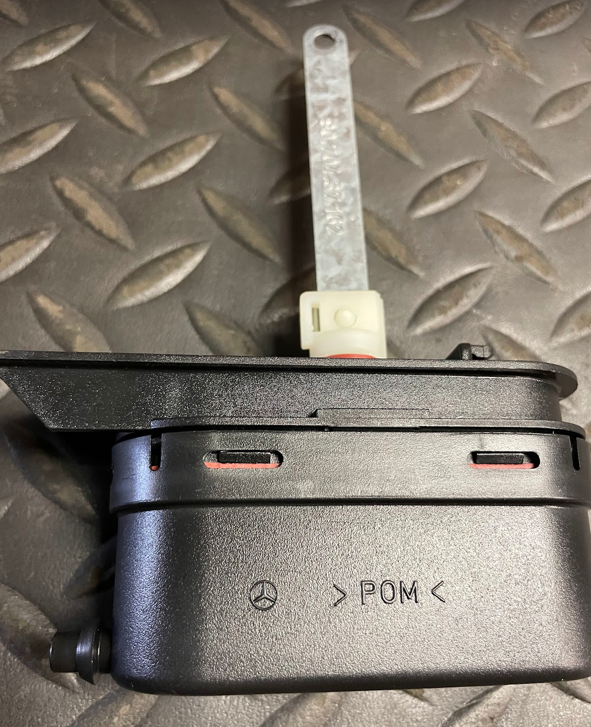 Mercedes-Benz Circulating Air Flap Element - 140-800-21-75 - For MBZ S420 & More
