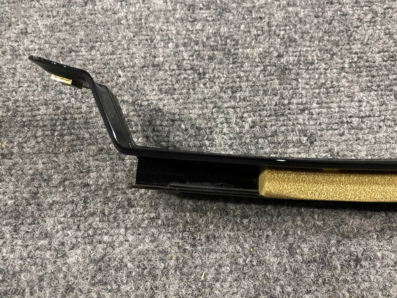 Mercedes-Benz Right Door Window Division Bar -A1407301419- Fits MB 300SD & More