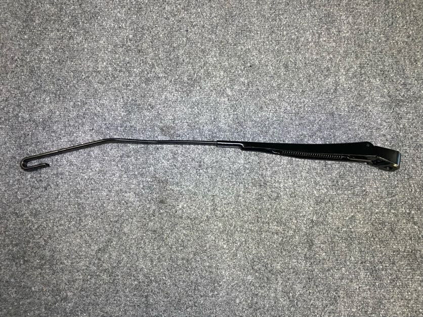 Mercedes-Benz RH Wiper Arm - 140-820-34-44 - Fits MBZ 300SD / S500 & Others