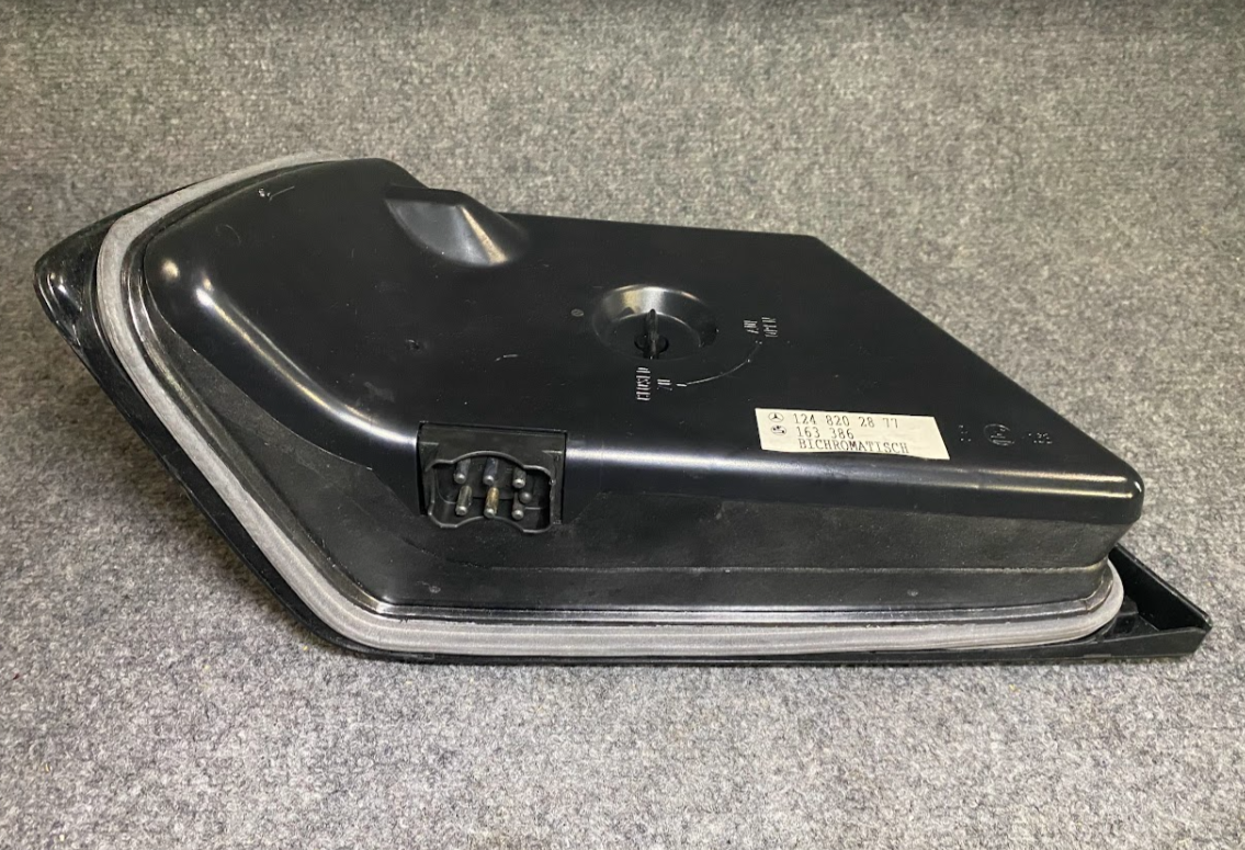 Right Tail Lamp Assy - 124-820-88-64 - For Mercedes-Benz E300, E320, E420 & More