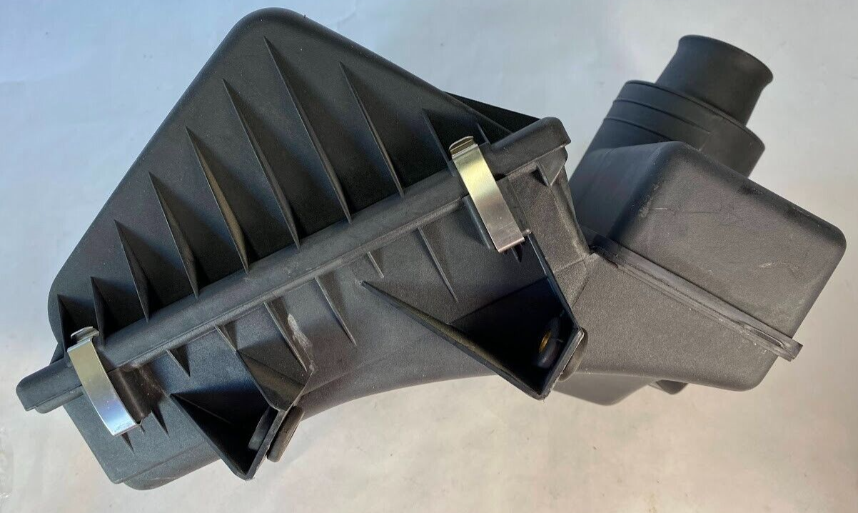 BMW Air Cleaner Assembly - 13-71-1-747-629 - For 530i & 530IT (1995)