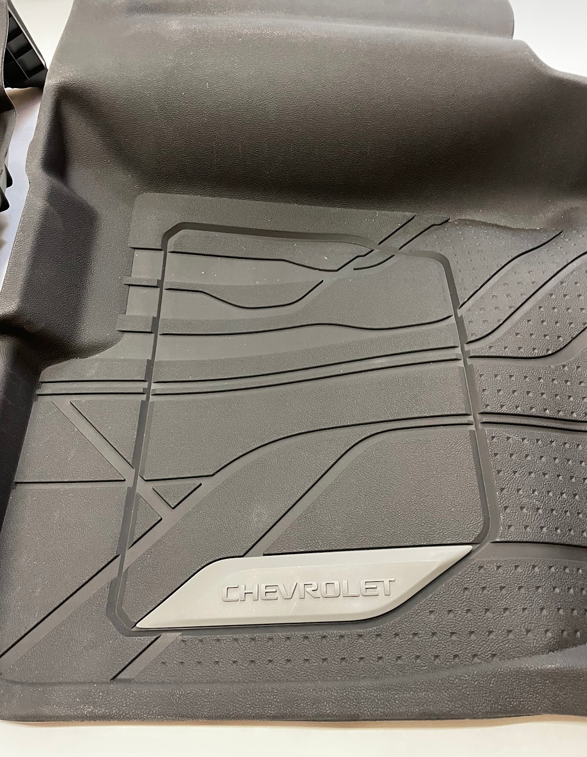 GM Front Interlocking All-Weather Floor Liners - 84333606 - For Chevy Silverado