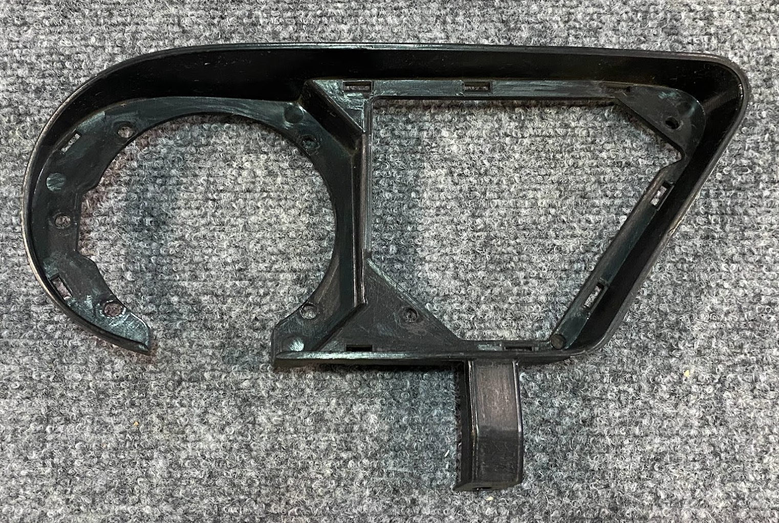 Mercedes-Benz Right Fog Lamp Holder - A 219 885 04 14 - Fits MBZ CLS-Class 06-11