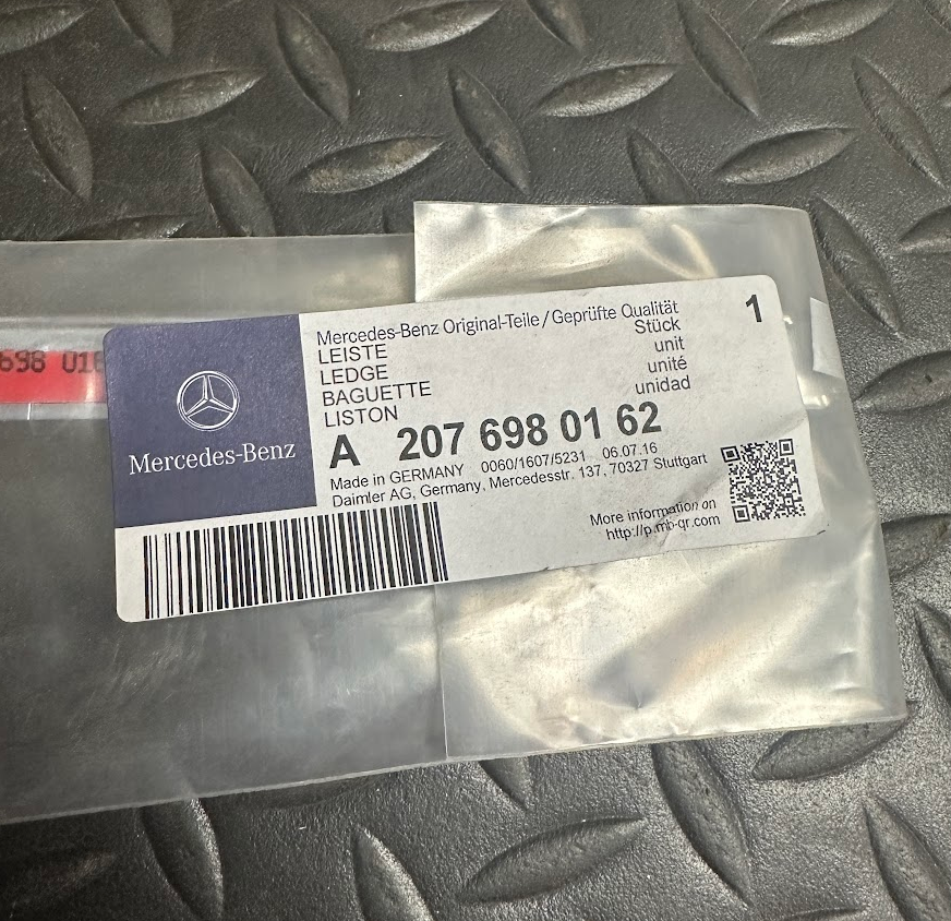 Mercedes-Benz Rear Left Body Side Molding - 207-698-01-62 - For MBZ E400 & More