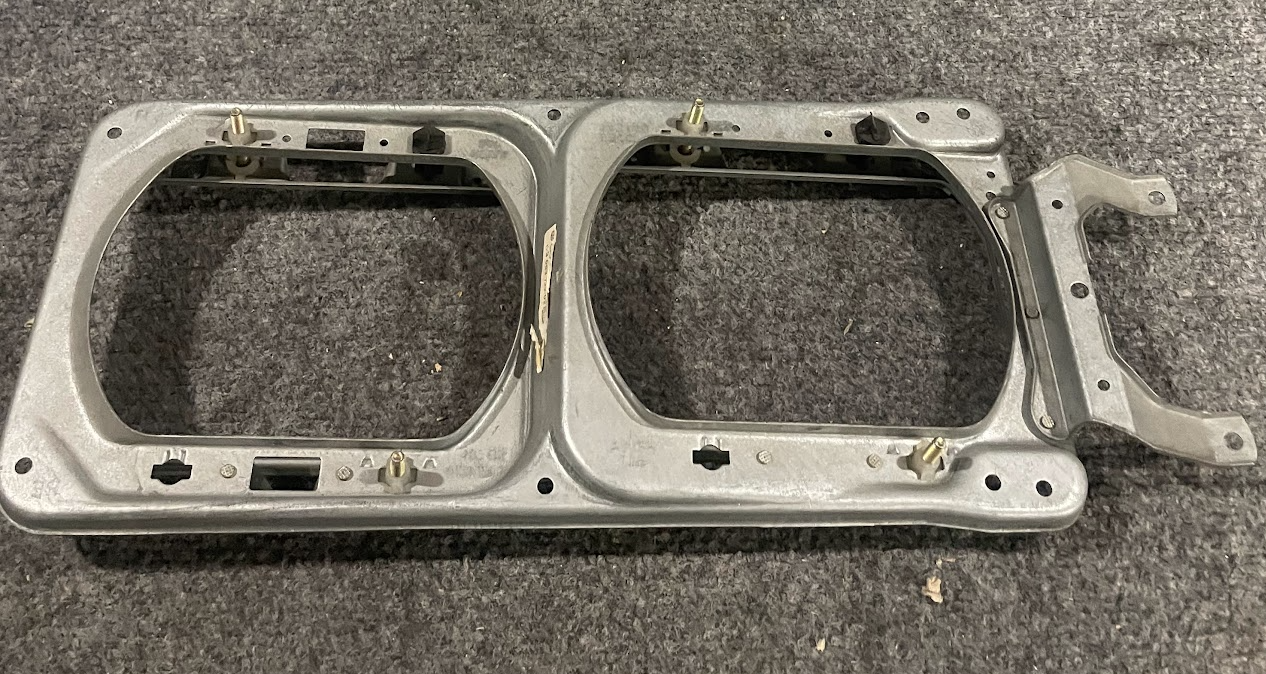 Right Headlamp Frame - 533-941-046 / 533941046 - For Volkswagen Scirocco 85-88
