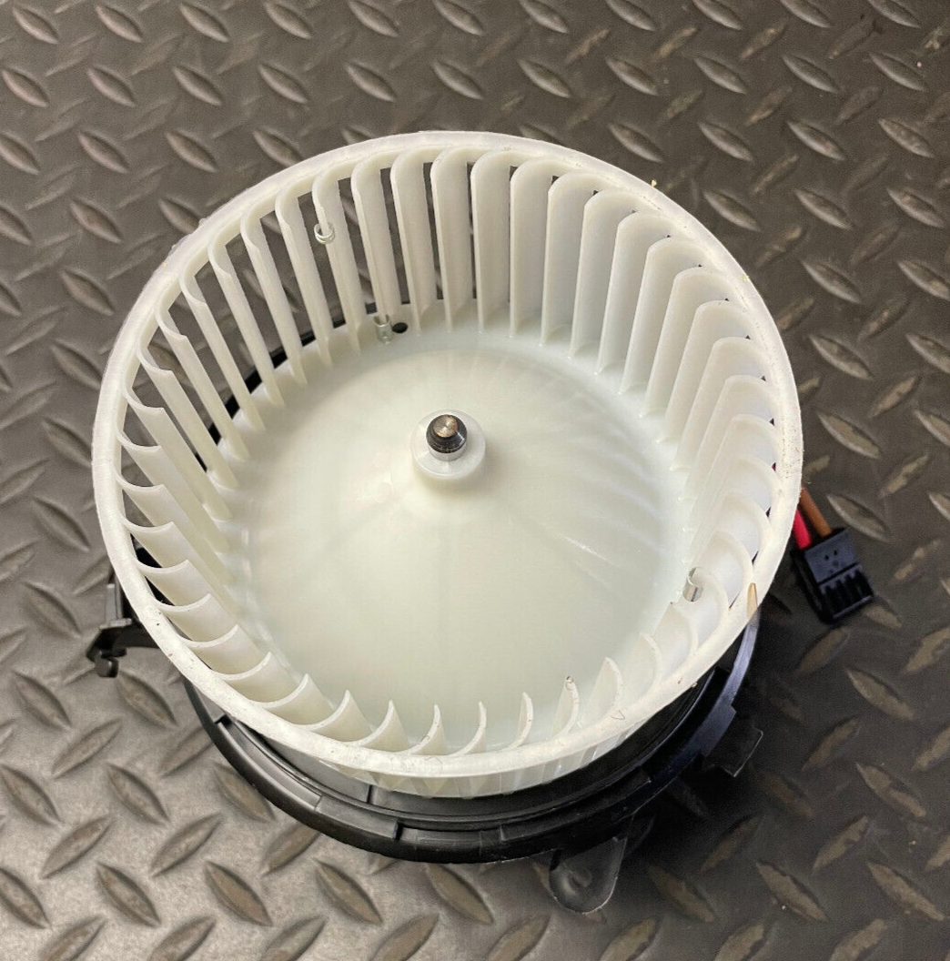 MAHLE Blower Motor Assy- AB 146 000P / 212-820-07-08 -For MBZ C250, E400 & More