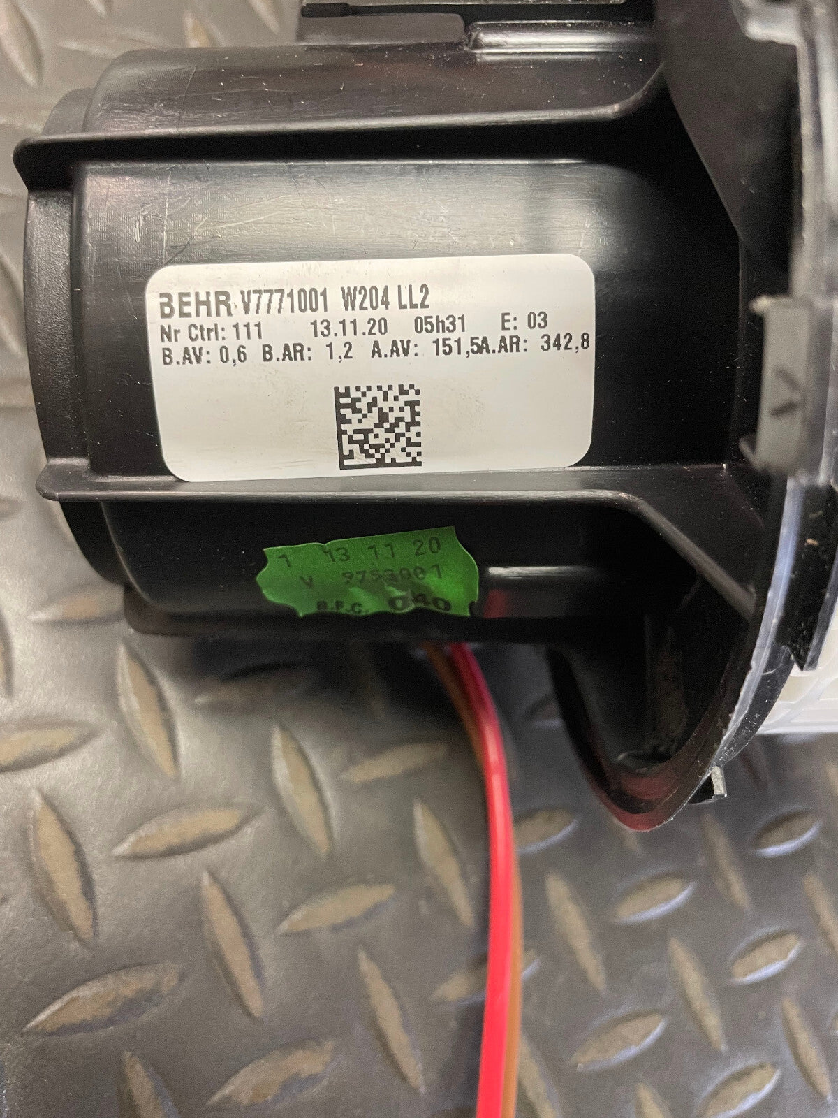 MAHLE Blower Motor Assy- AB 146 000P / 212-820-07-08 -For MBZ C250, E400 & More