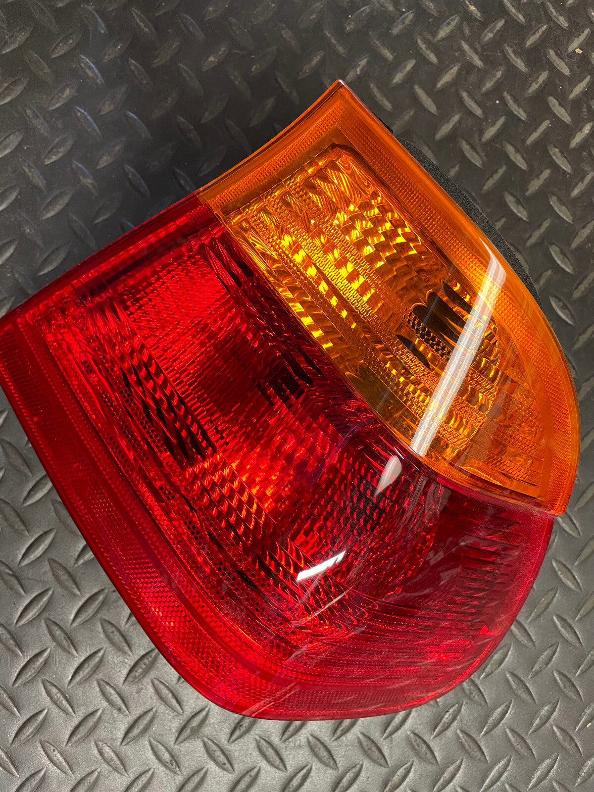 ZKW Right Tail Light Assy - 230 012 / 63-21-8-364-922 -For BMW 328i, 323i & More