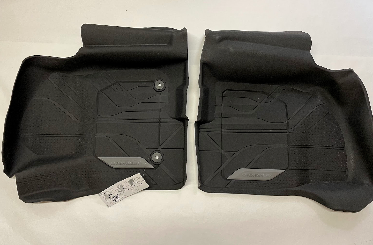 GM Front Interlocking All-Weather Floor Liners - 84333606 - For Chevy Silverado