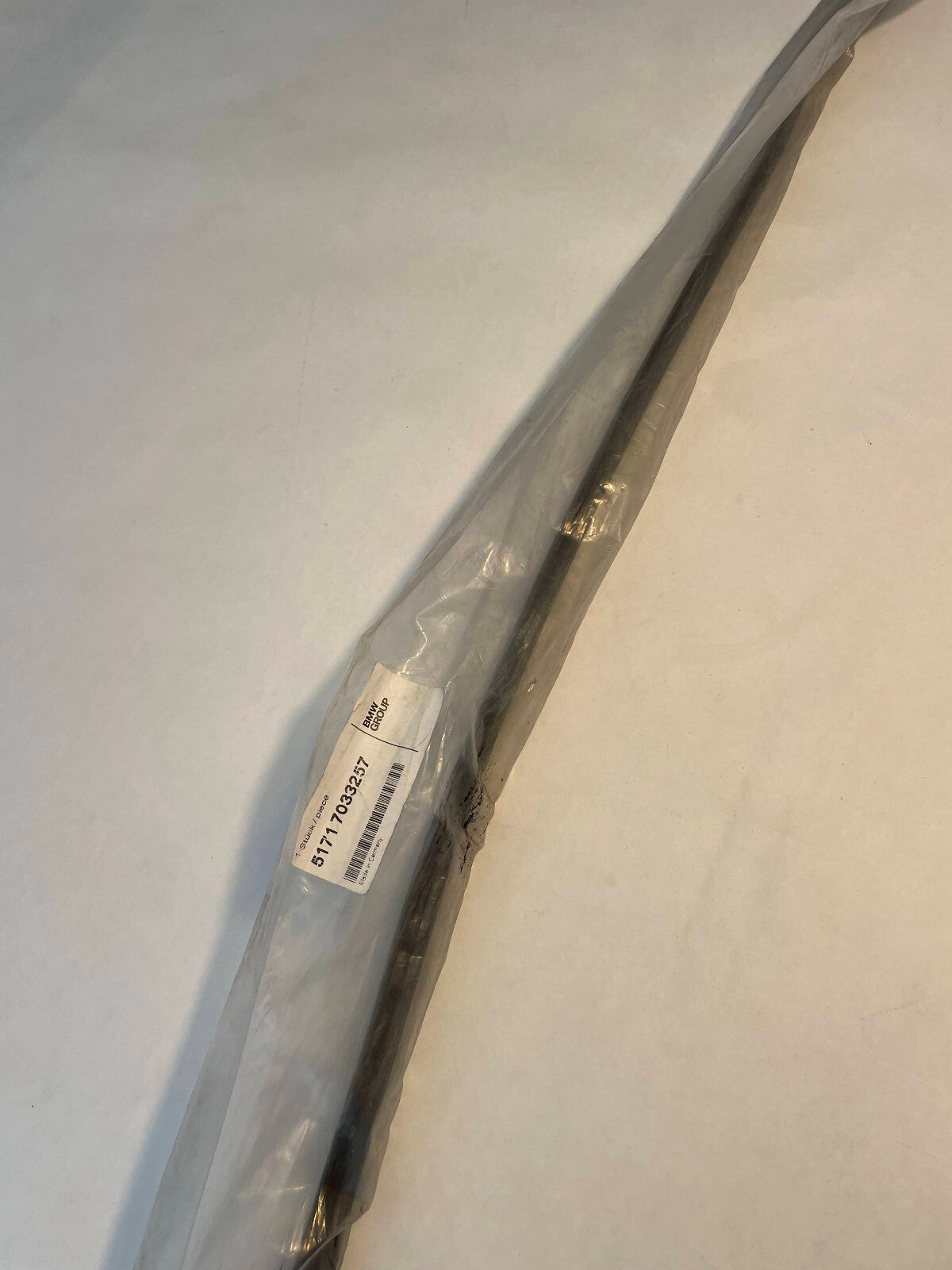 BMW Rear Window Bottom Molding - 51-71-7-033-257 - For BMW 750Li & Others