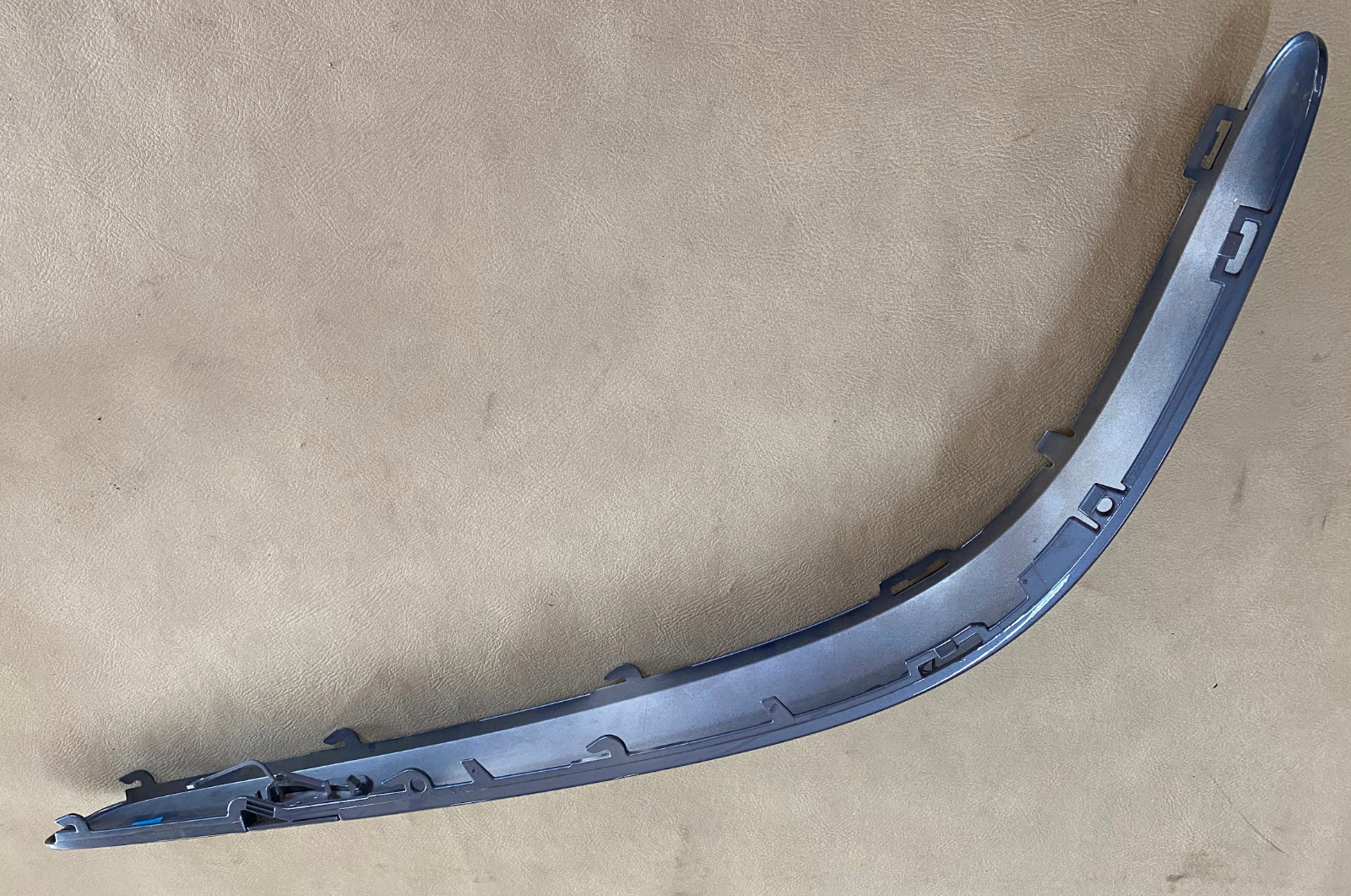 Mercedes-Benz Front RH Side Molding - 211-880-02-12 - For MBZ E320, E350 & More