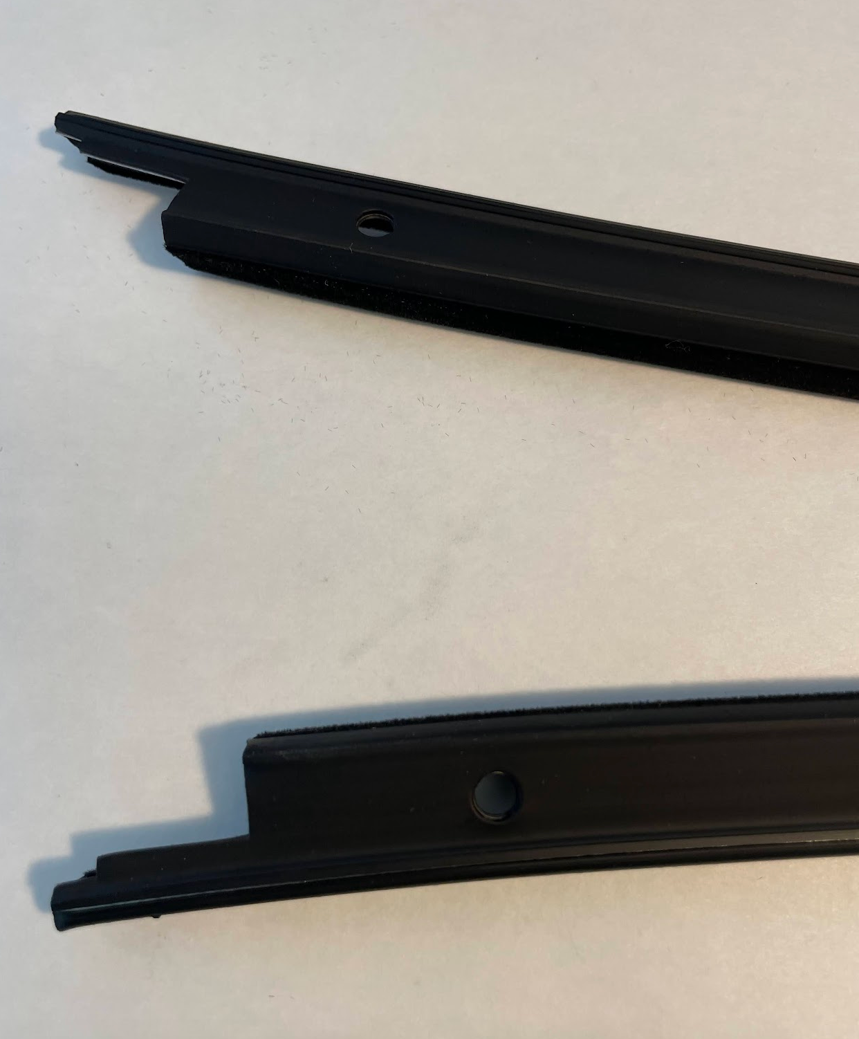 Rear Inner Window Felts (2pcs) - Original Bead - For Pontiac GTO Hardtop 1970-72
