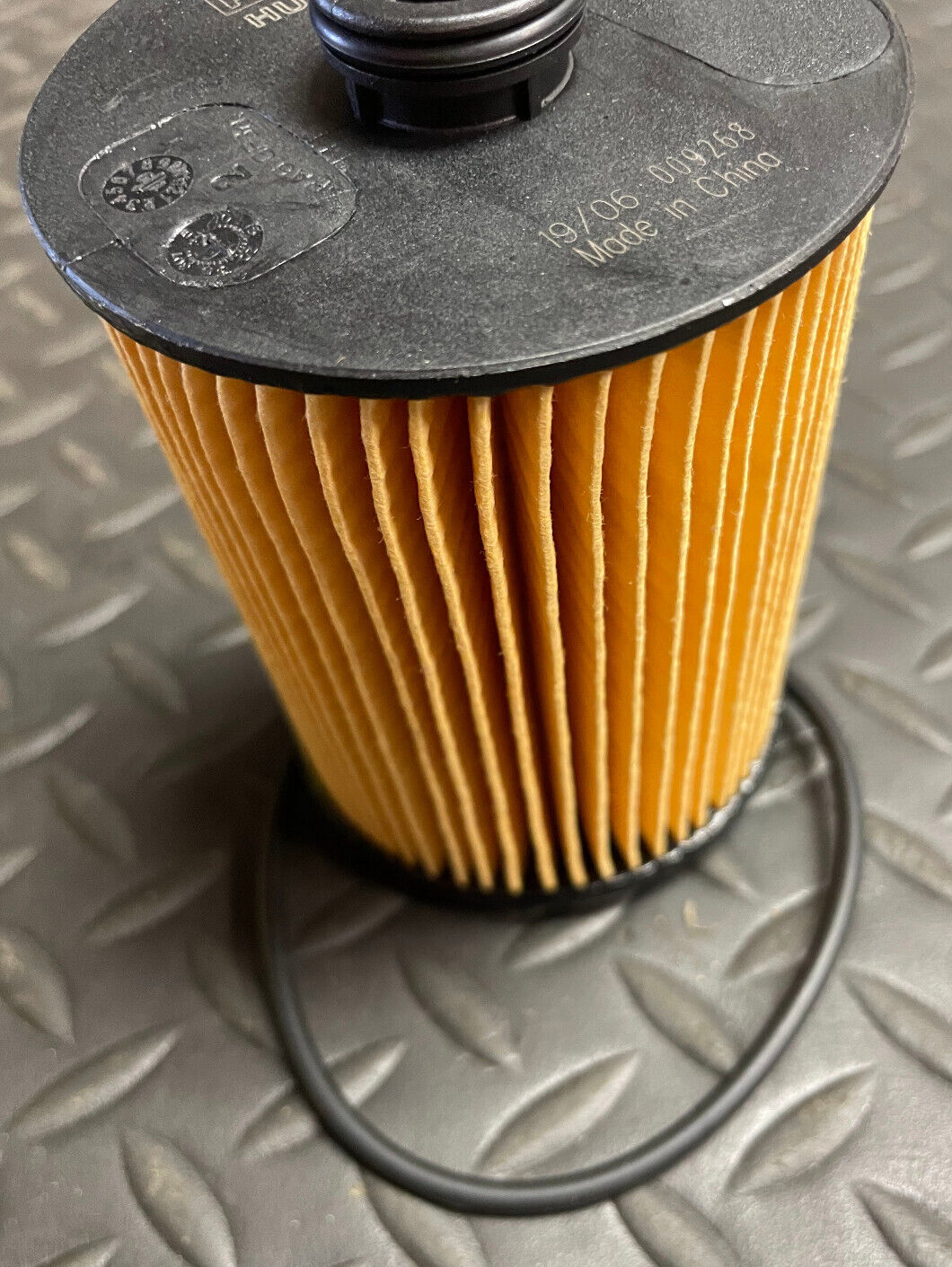 Mann Filter Oil Filter Kit - HU8009Z - For Porsche Cayenne, Volkswagen Atlas