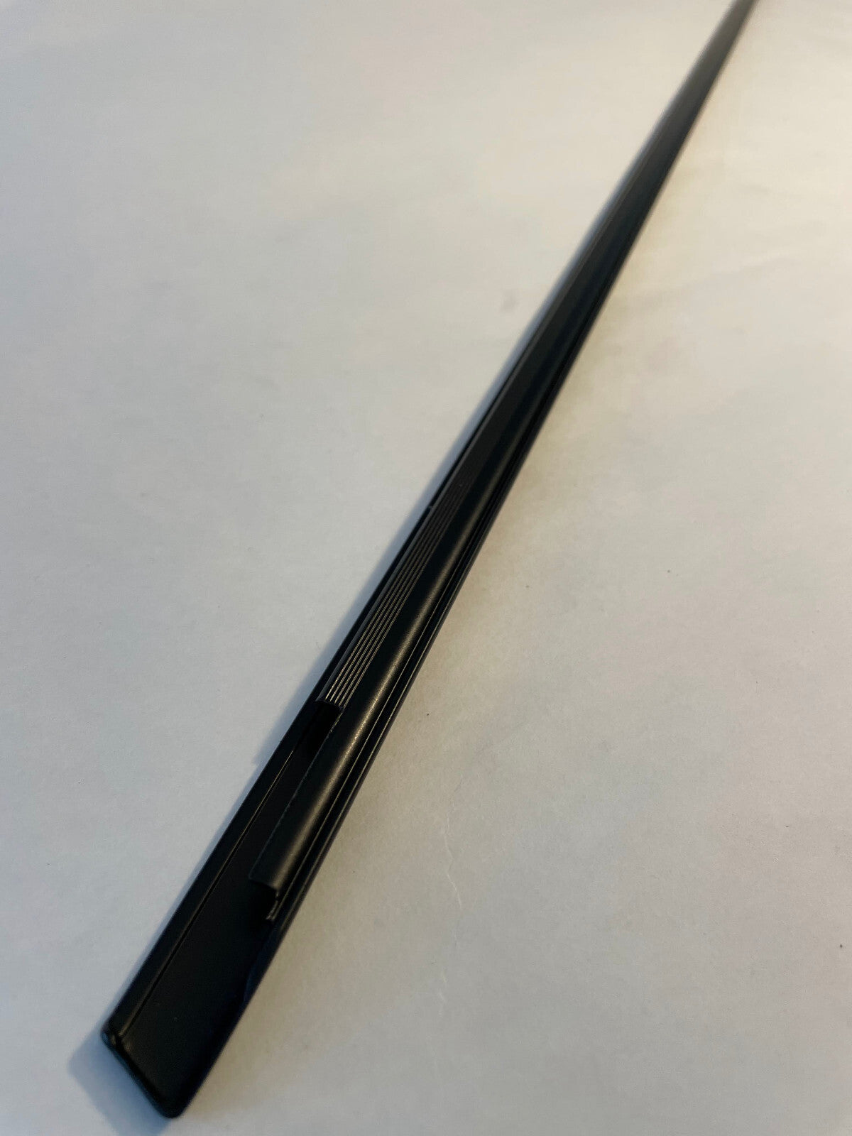 BMW Rear RH Door Belt Molding - 51-22-8-201-472 - For BMW 740i 1997 - 2001