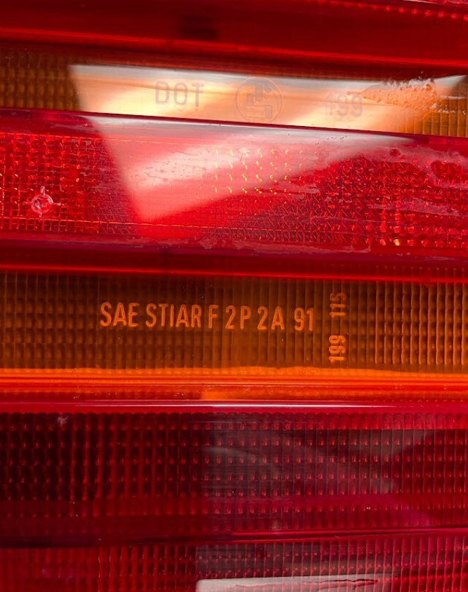 ULO Rear LH Tail Light - 140-820-05-66 / 5698-05 - For Mercedes-Benz S420 & More