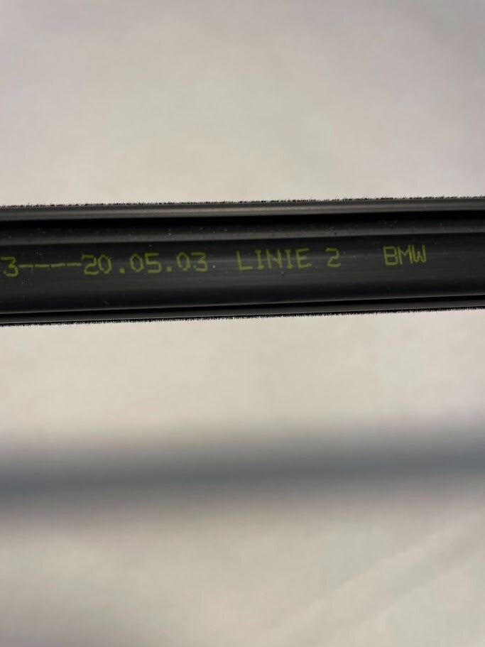 BMW Rear Left Door Outer Weather Strip - 51-22-8-204-229 - For BMW 740i 1995-01