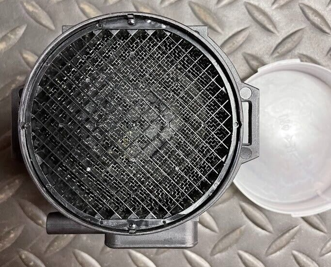 Bremi Mass Air Flow Sensor - 30235 / 13-62-7-566-984 -For BMW 325Ci, 325i & More