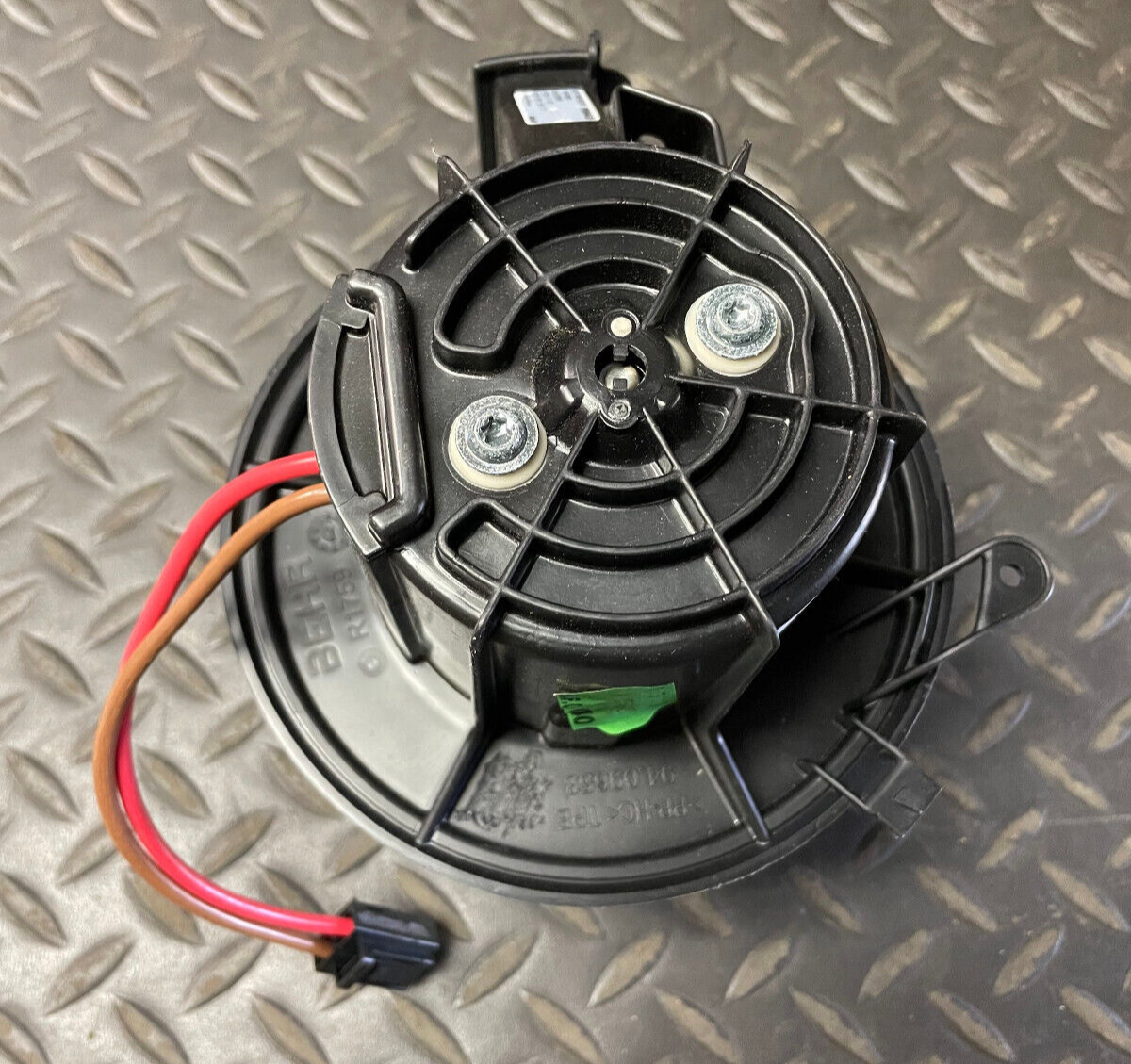 MAHLE Blower Motor Assy- AB 146 000P / 212-820-07-08 -For MBZ C250, E400 & More