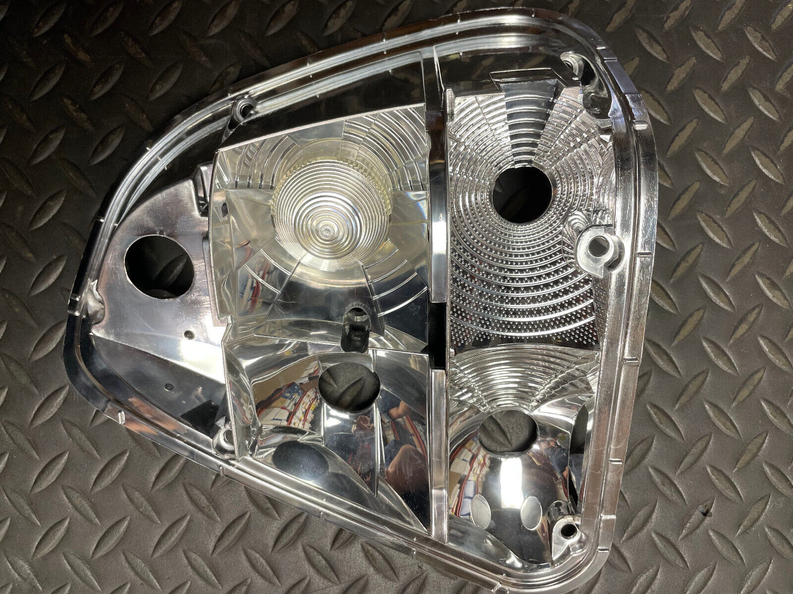 ULO RH Tail Light Housing - 5328-12 / 202-820-40-28 -For MBZ C280 / C230, Others