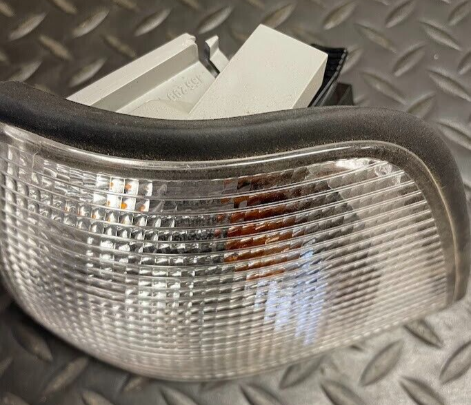 ULO Front LH Turn Signal Light - 82-19-9-403-095 - For BMW 328i, M3, 318i & More