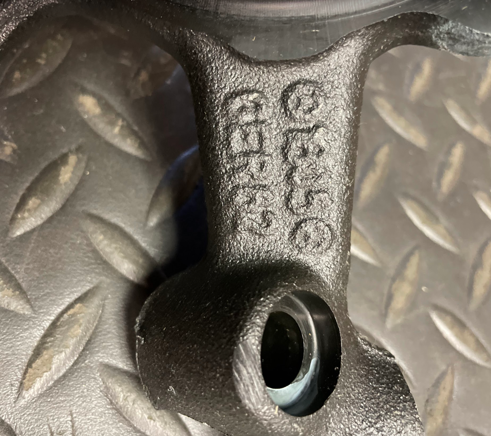 Mercedes-Benz Rear Axle LH Wheel Carrier - 140-350-43-41 - For MBZ S420 & More