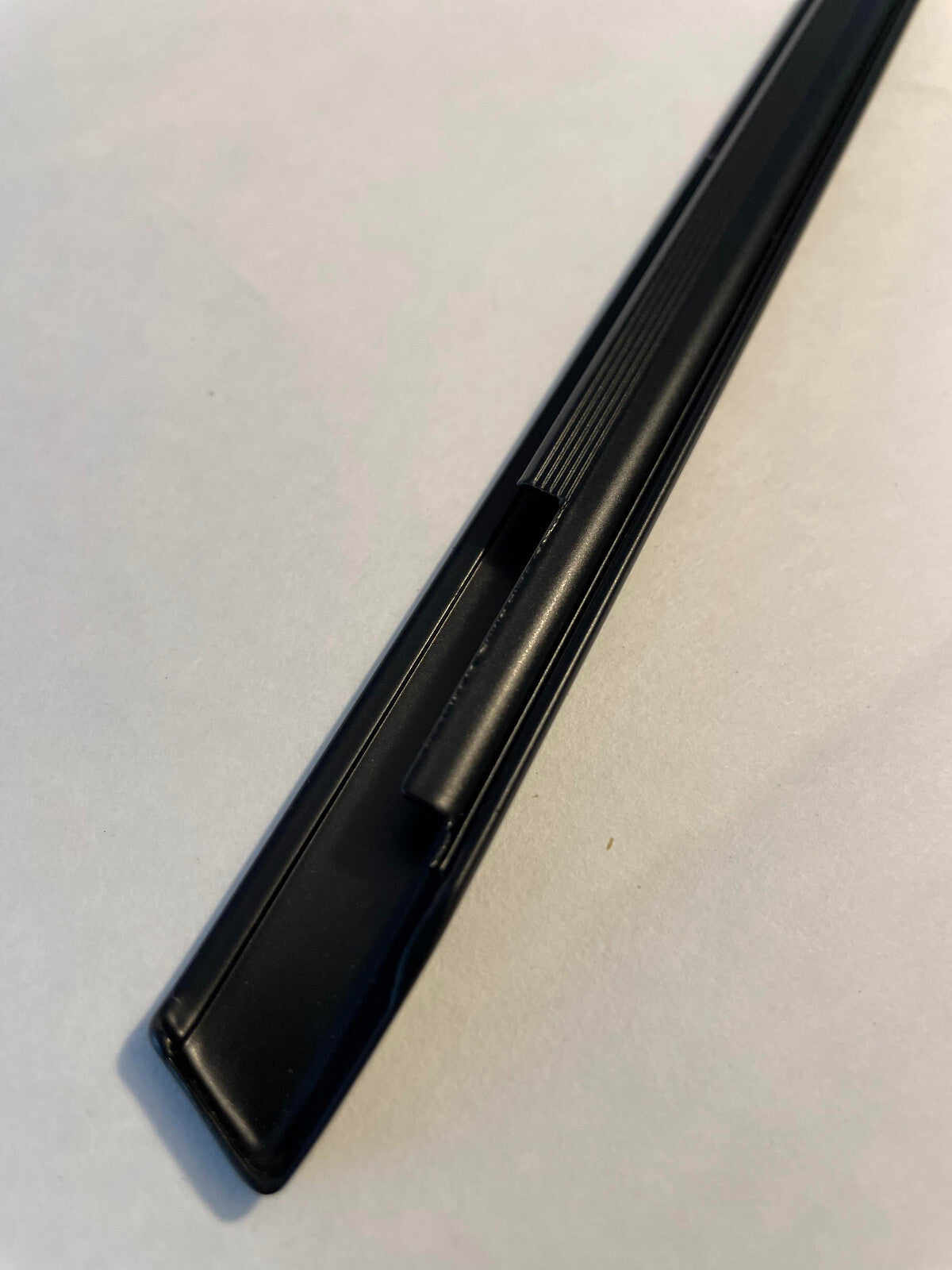 BMW Rear RH Door Belt Molding - 51-22-8-201-472 - For BMW 740i 1997 - 2001