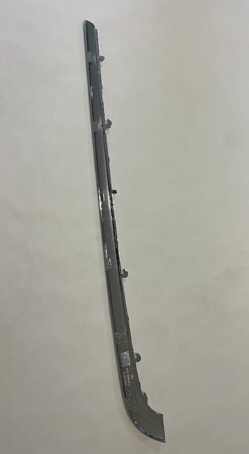 BMW Rear Right Bumper Chrome Trim - 51-12-1-908-076 - For BMW E32 740i, 735i