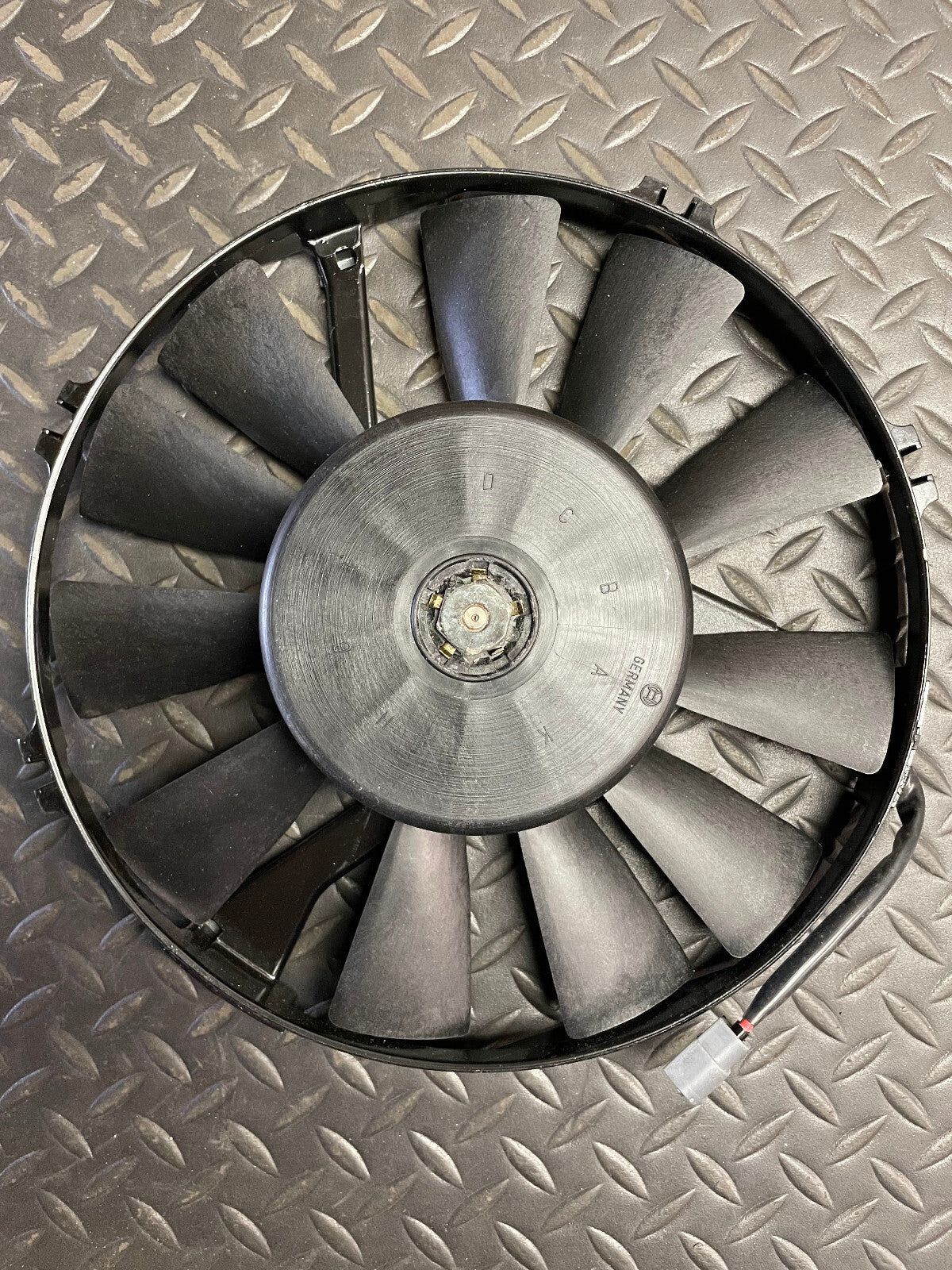 Bosch Eng. Radiator Fan Assy - 0 130 701 205 / 1274040 - For Volvo 240D 2.4L